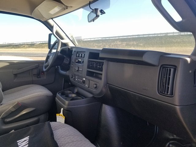 2025 Chevrolet Express Cutaway 3500 1WT