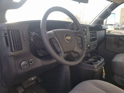 2025 Chevrolet Express Cutaway 3500 1WT