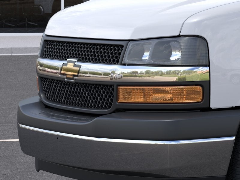 2026 Chevrolet Express Passenger 1LT