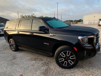 2022 GMC Yukon XL AT4