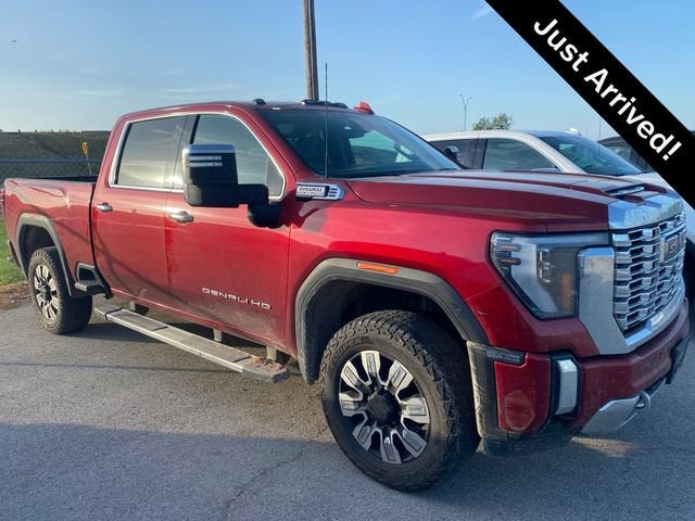 2024 GMC Sierra 4WD Crew Cab Standard Box Denali's photo